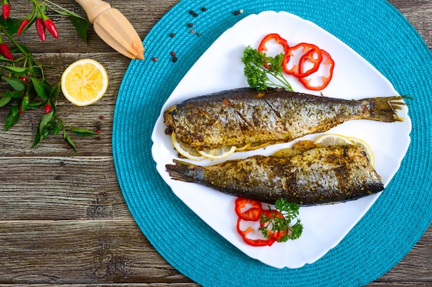 Arenque a la plancha con limón y especias