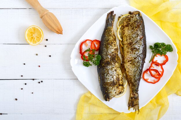 Arenque a la plancha con limón y especias