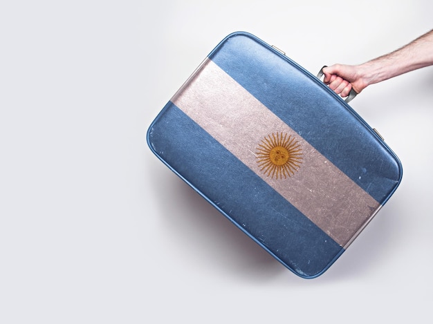 Argentinien-Flagge auf einem Vintage-Lederkoffer