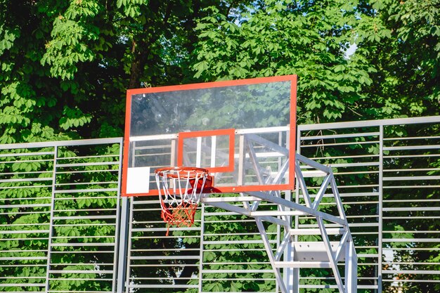 aro de baloncesto al aire libre