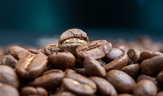 Aroma grãos de café torrados em verde escuro