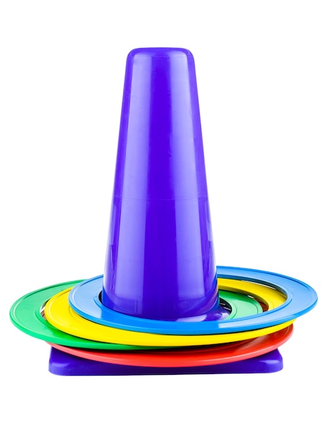 Aros de plástico de colores para niños sobre un fondo blanco.