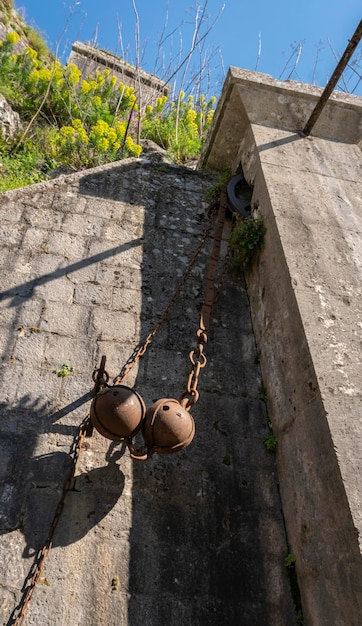 Arquitectura en el casco antiguo de Kotor en Montenegro