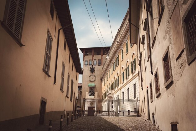 Arquitectura del centro histórico de Bérgamo casa tradicional italiana ciudad alta Bérgamo Italia