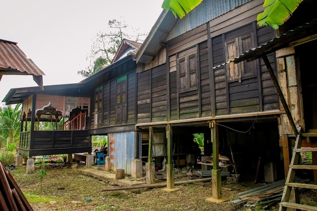 Arquitectura de estilo tradicional de Malasia en Perlis Village Casa antigua tradicional de Malasia