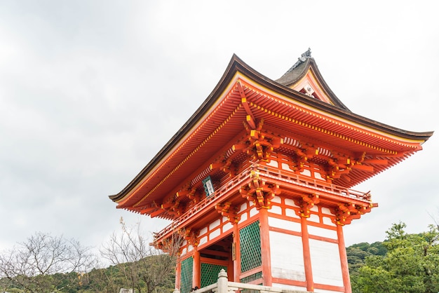 Arquitectura hermosa en el templo Kyoto de Kiyomizu-dera ,.