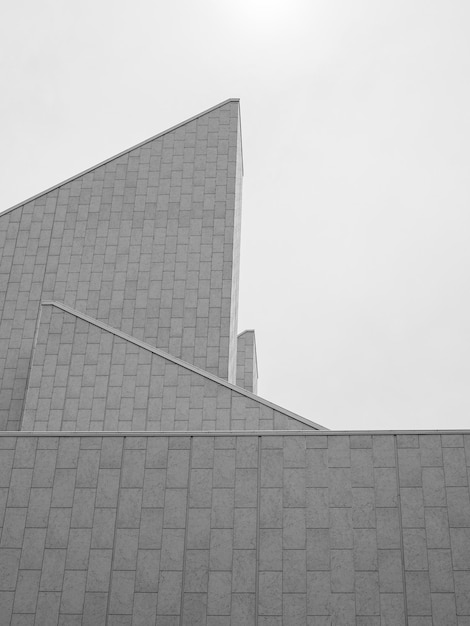 Arquitectura moderna en la ciudad foto en blanco y negro del techo del edificio