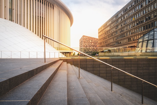 Foto arquitectura moderna en el distrito de kirchberg en la ciudad de luxemburgo