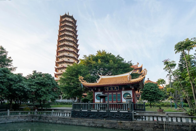 Arquitectura del paisaje y pagoda del templo de Xichan Fuzhou China