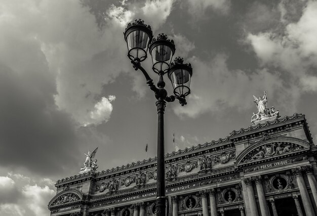 Foto arquitectura tradicional del edificio en parís francia, septiembre de 2017