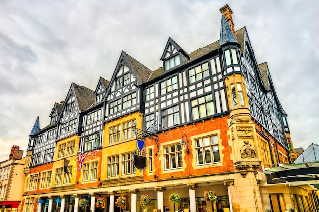 Arquitectura tradicional inglesa en el casco antiguo de Chester, Inglaterra, Reino Unido.