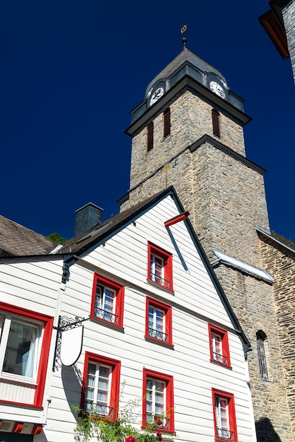 Arquitectura tradicional de monschau en rhinewestphalia del norte alemania