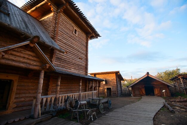 Foto la arquitectura tradicional rusa de madera se conserva en la vieja rusia.