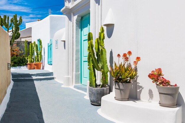 Foto arquitetura cicládica branca na ilha de santorini, na grécia