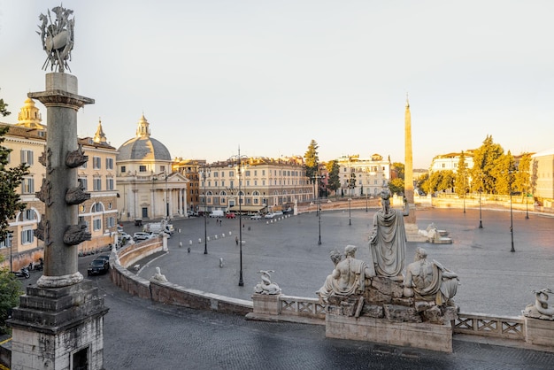 Arquitetura da cidade da Piazza del Popolo em Roma