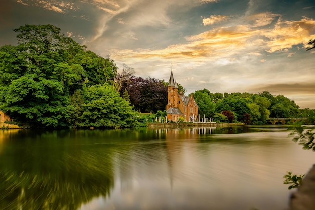 Arquitetura da cidade de Bruges Bruges com lago Minnewater