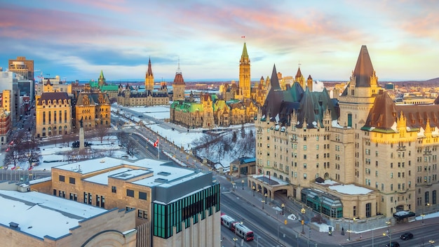 Arquitetura da cidade do skyline da cidade de Ottawa de Ontário Canadá