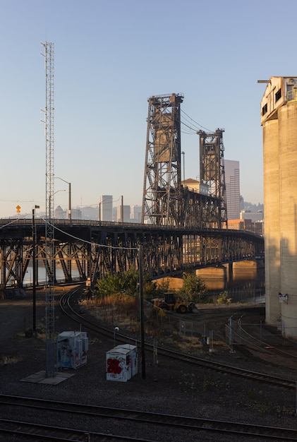 Arquitetura da cidade industrial na costa oeste de Portland