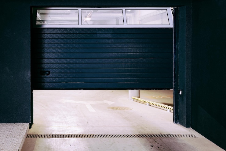 Foto arquitetura da garagem moderna de um quarto de construção