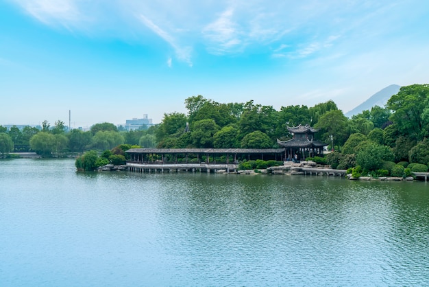 Arquitetura de paisagem e paisagem natural do lago yunlong em xuzhou