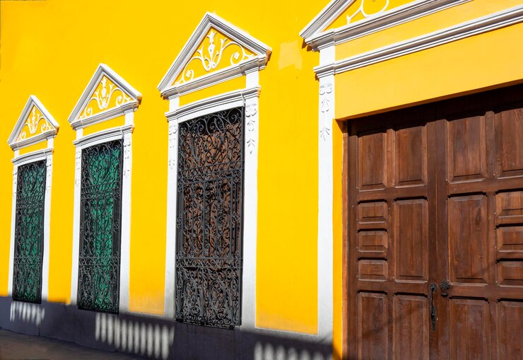 Foto arquitetura e ruas coloniais coloridas cênicas de merida no méxico yucatan