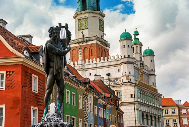 Arquitetura histórica da prefeitura em Poznan