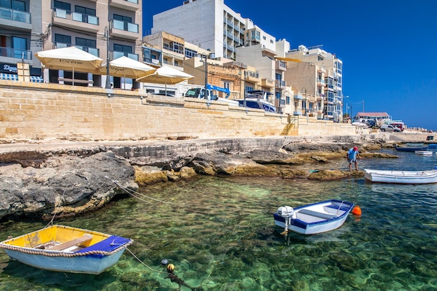 Arquitetura mediterrânea na ilha de Bugibba Malta da cidade