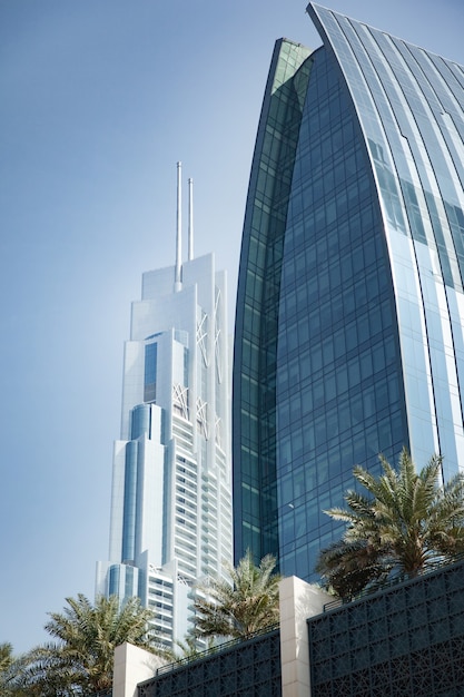 Arquitetura moderna em dubai (emirados árabes unidos).