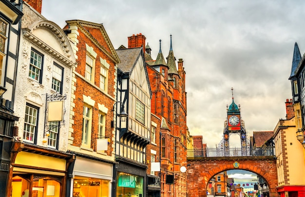 Arquitetura tradicional inglesa na cidade velha de Chester, Inglaterra, Reino Unido