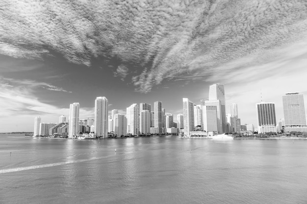 Foto arranha-céu do horizonte de miami