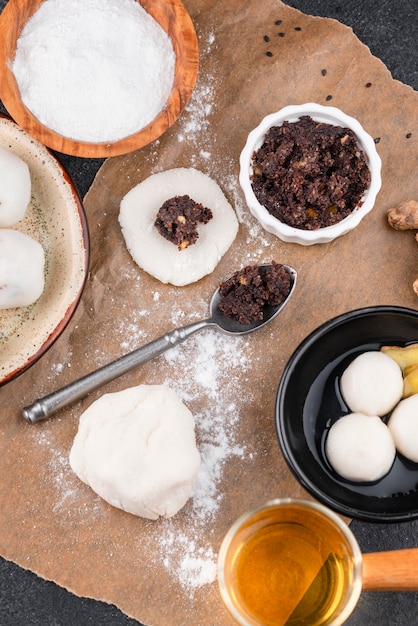 Foto arranjo de natureza morta doce tang yuan