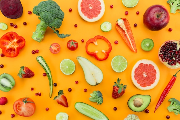 Foto arranjo de vegetais e frutas planas