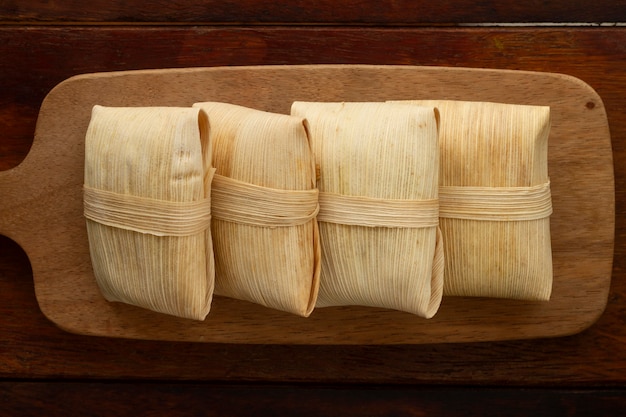 Arreglo de deliciosos tamales tradicionales