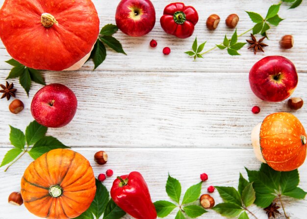 Arreglo de otoño con calabazas.