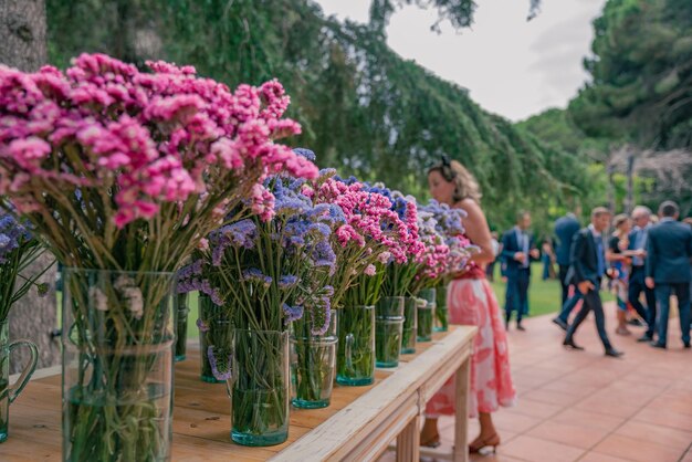 Arreglos florales para un evento festivo