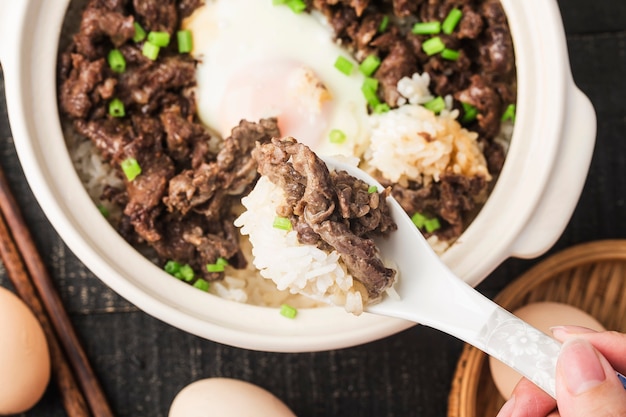 Arroz al estilo cantonés con ternera