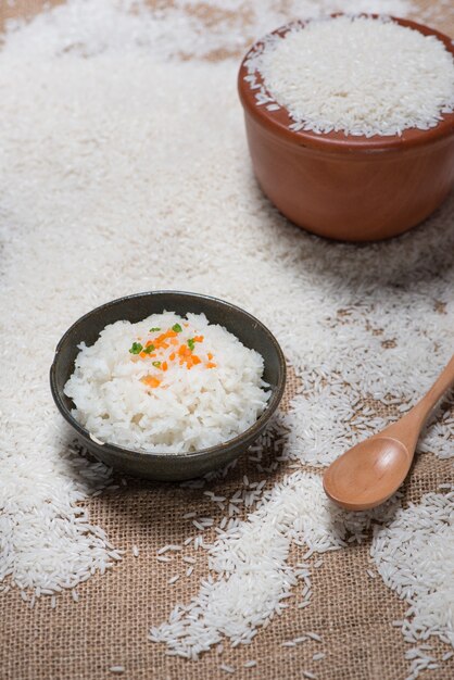 Arroz blanco. Arroz jazmín, arroz tailandés, arroz crudo.