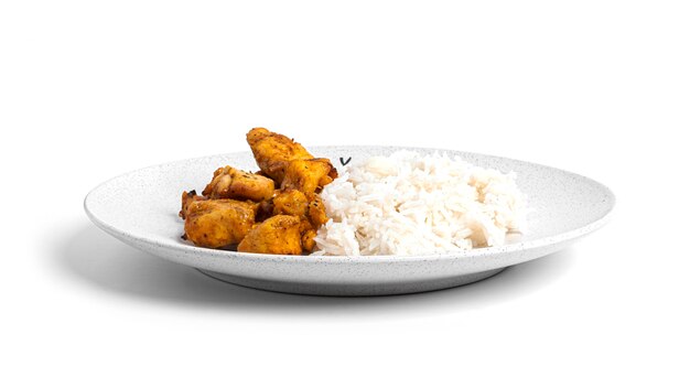 Arroz com frango isolado. um prato de arroz e frango.