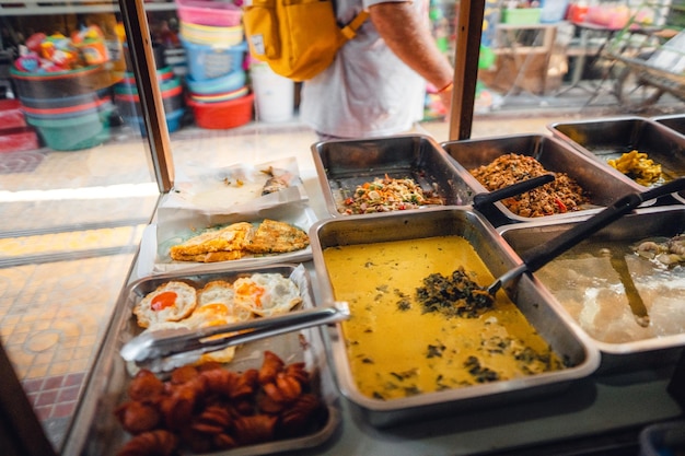 Arroz de curry em uma barraca de rua