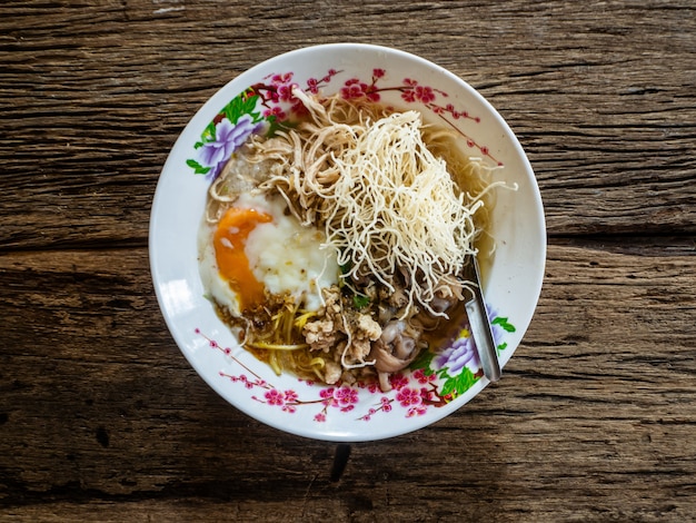 Arroz de Mush em madeira, comida de Tailândia