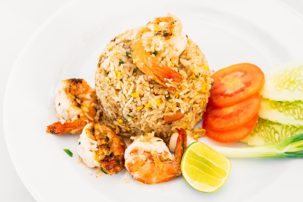 Arroz frito con camarones