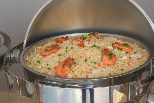 Arroz frito con camarones