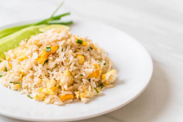 Arroz frito con cangrejo