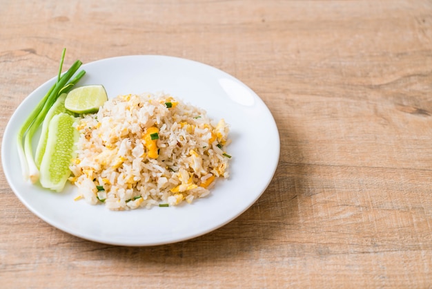 Arroz frito con cangrejo