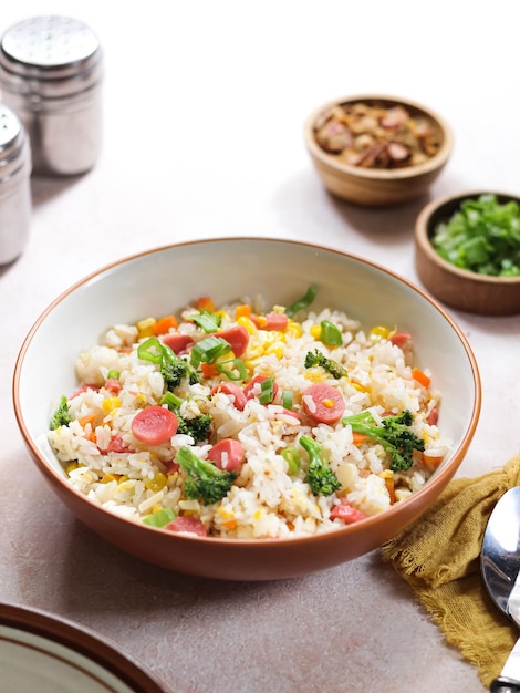 Arroz frito casero con mix de verduras