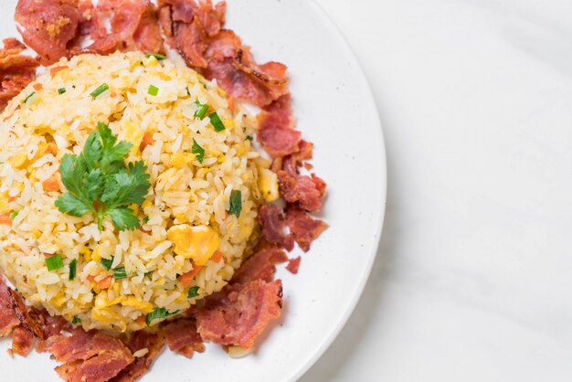 Arroz frito com bacon