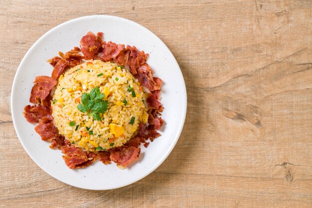 Arroz frito com bacon