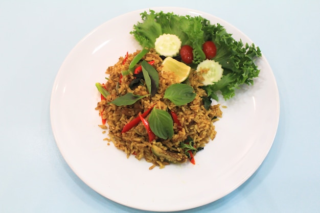 arroz frito com curry de frango verde