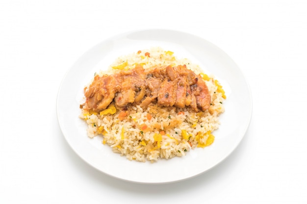 arroz frito com frango grelhado e molho teriyaki