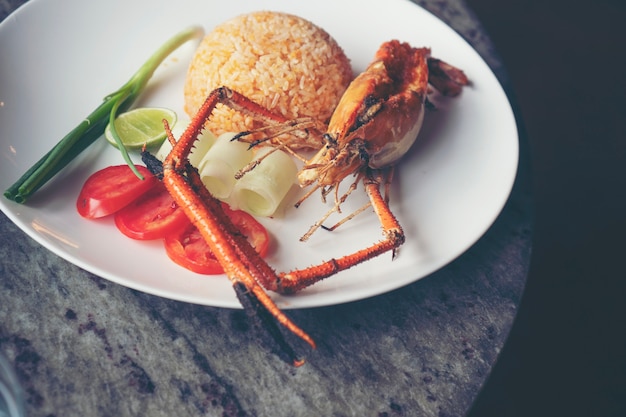 Arroz frito de camarão, comida tailandesa